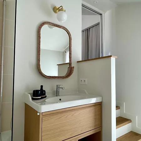 La Comete By Melrose